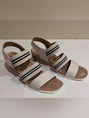 Life Stride Cream/Black Strappy Stretch Slip-in Platform Open Toe Sandals Sz 9
